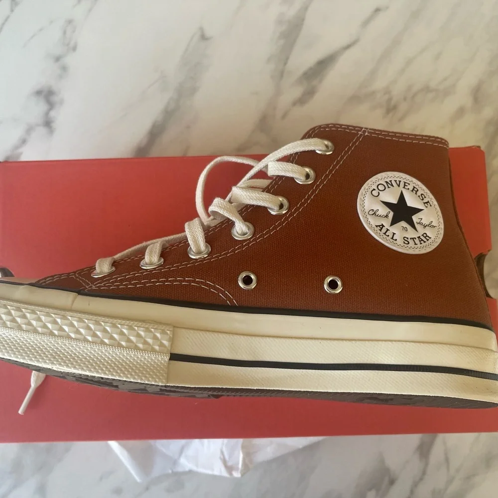 Converse Orange High-Top Sneakers with Iconic Design - Picture 4 of 6